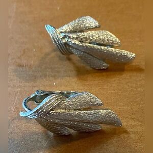 Vintage Silver Tone Leaf Cuff Clip-On Earrings Textured Layered 1 Inch